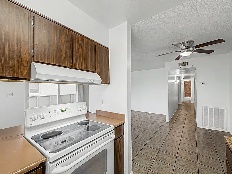 5905 N 48th Ave — Photo 12