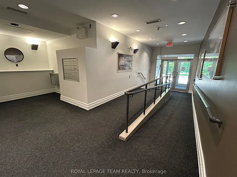 235 Patterson Ave #PH6 — Photo 15