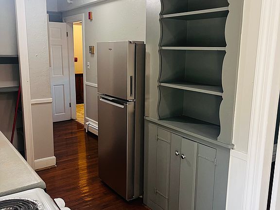 5th image of 96 Washington St #6