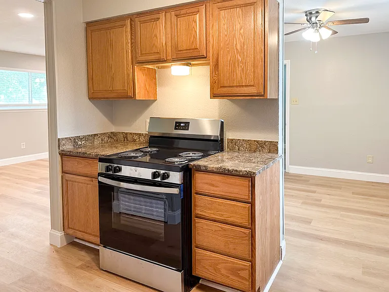 701 Tanglewood Dr — Photo 10