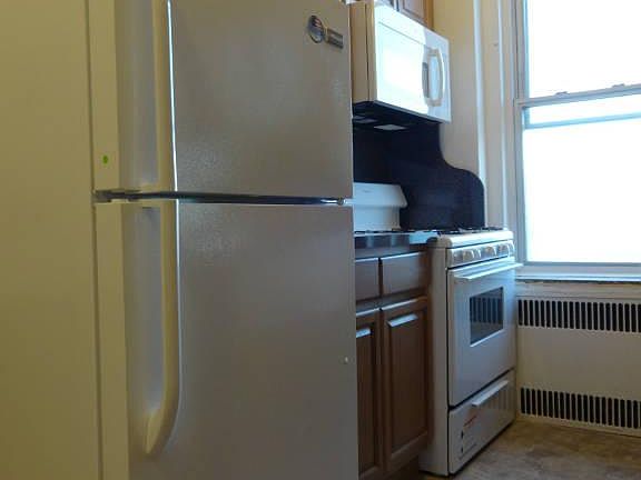 4th image of 2828 Kings Hwy APT 5D