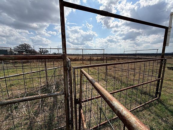 5th image of A 938 Old Pontotoc Rd