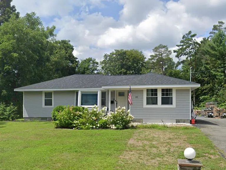 61 Cherry Ave — Photo 1