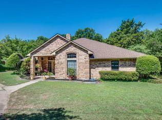 711 S Bluegrove Rd, Lancaster, TX 75146