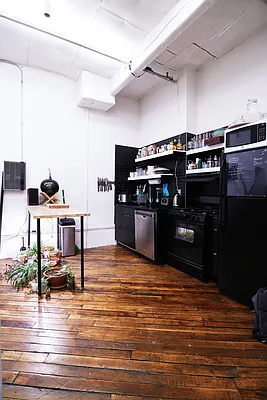 Rented by City Connections Realty | media 16