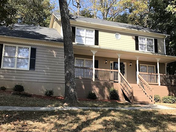 2nd image of 1212 Leslie Pl