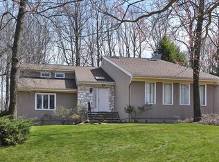 88 Linden Dr, Basking Ridge, NJ 07920