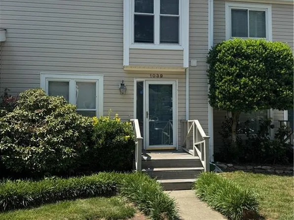 1039 Turtle Rock Ln, Winston Salem, NC 27104