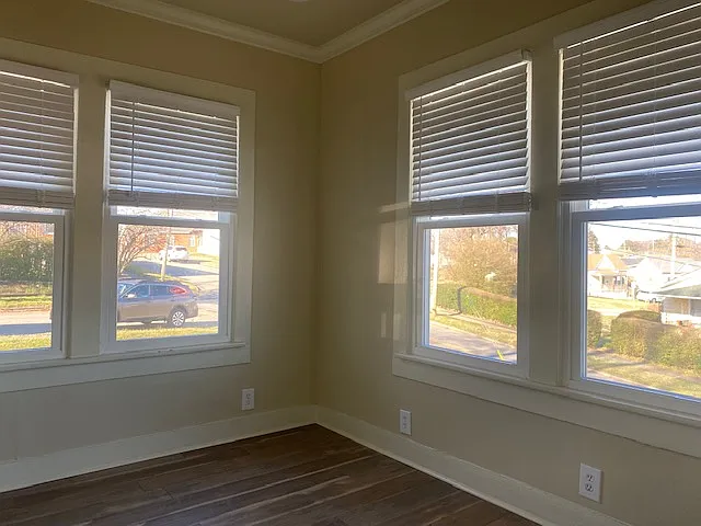 301 Highland Ave — Photo 6