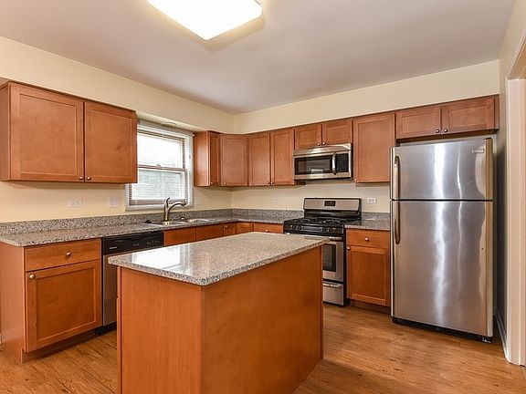 5th image of 934 Campbell Ct