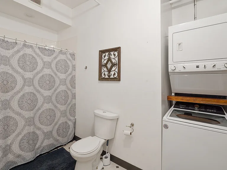 307-13 S Clinton St S #300 — Photo 11