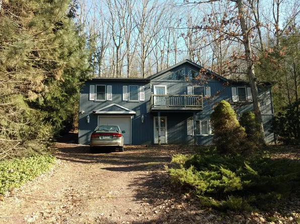 203 Bear Run Dr, Drums, PA 18222
