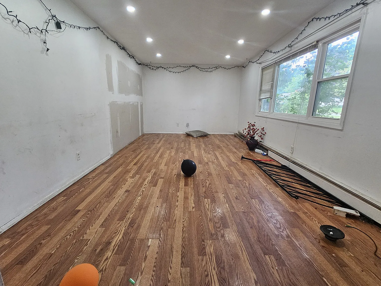 5 bed, 1872 sqft, $3,400 — Photo 4