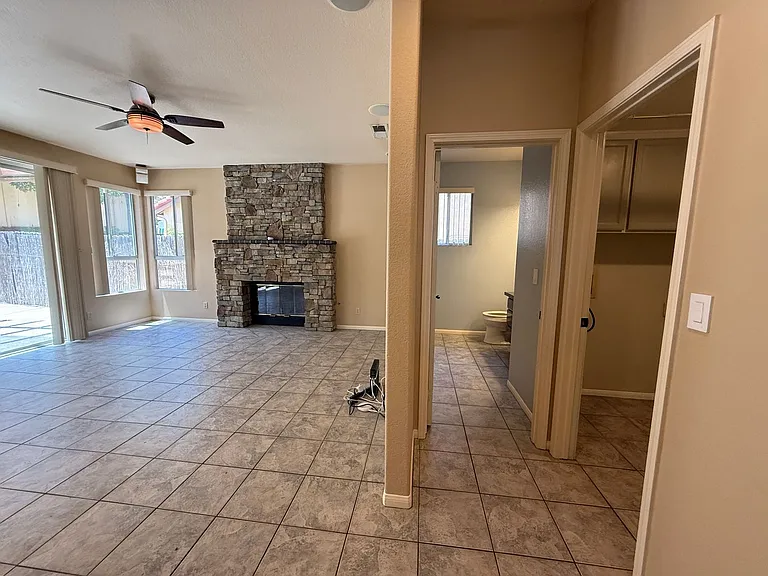 216 Richmond Park Pl — Photo 23