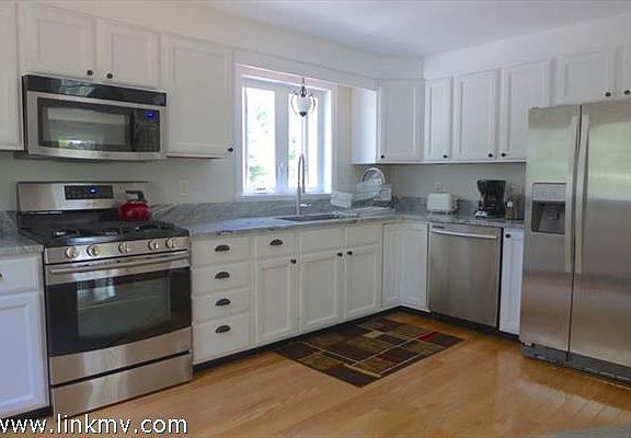 Kitchen JUST updated with all new appliances, new granite counter tops and fresh paint - perfect!