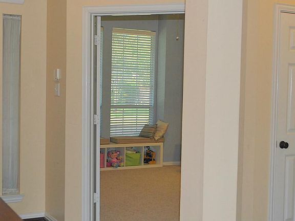 5th image of 4902 Big Cedar Cir