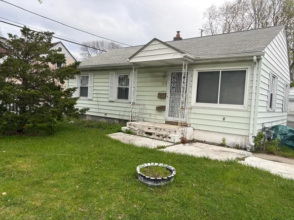 5618 W Sheridan Ave, Milwaukee, WI 53218