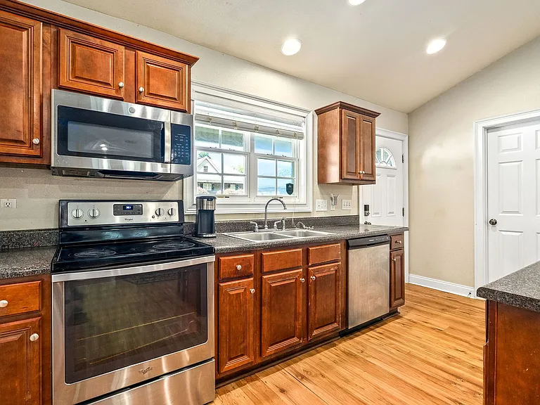 807 W Longleaf Dr #15 — Photo 8