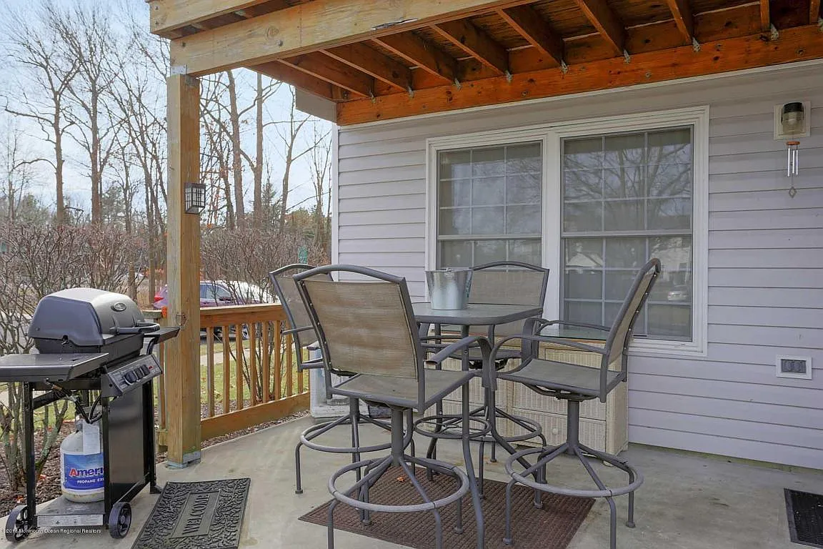 366 Mayfair Pl — Photo 4