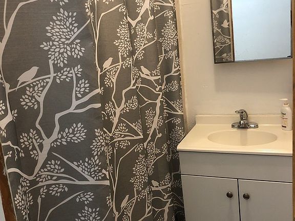 5th image of 1097 Jefferson Ave #3