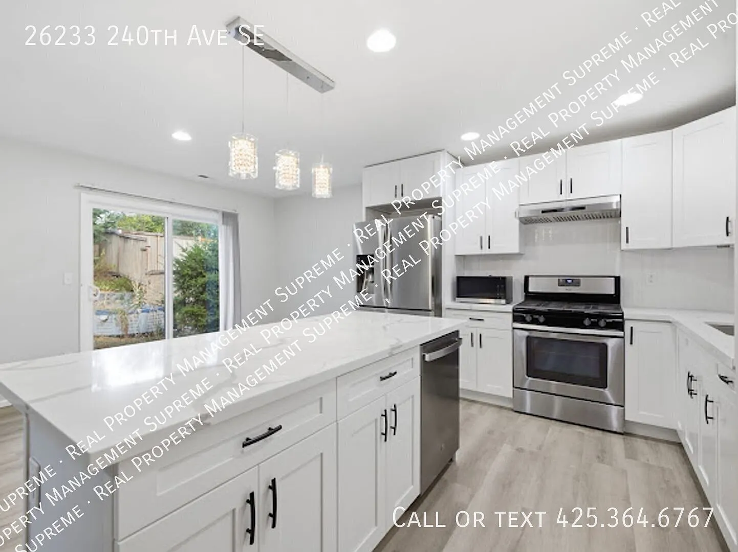 Modern 4Bedroom Home in Maple Valley's Woodridge Community — Photo 3