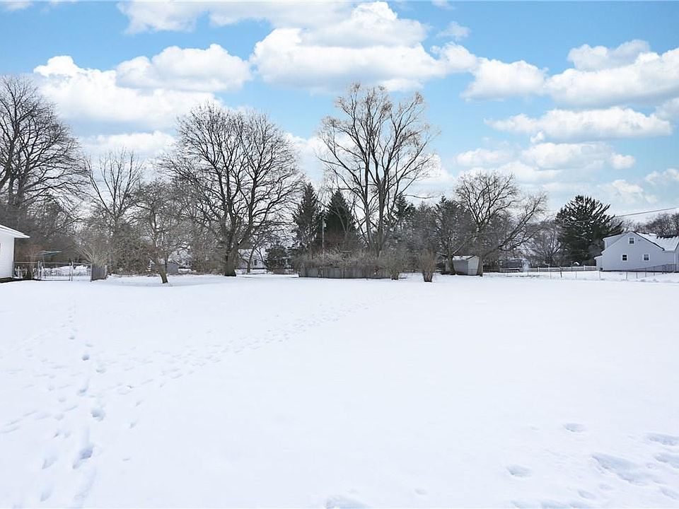 2nd image of 719 Embury Rd