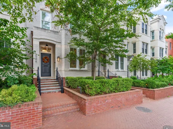 424 3rd St NE, Washington, DC 20002