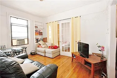Rented by R New York