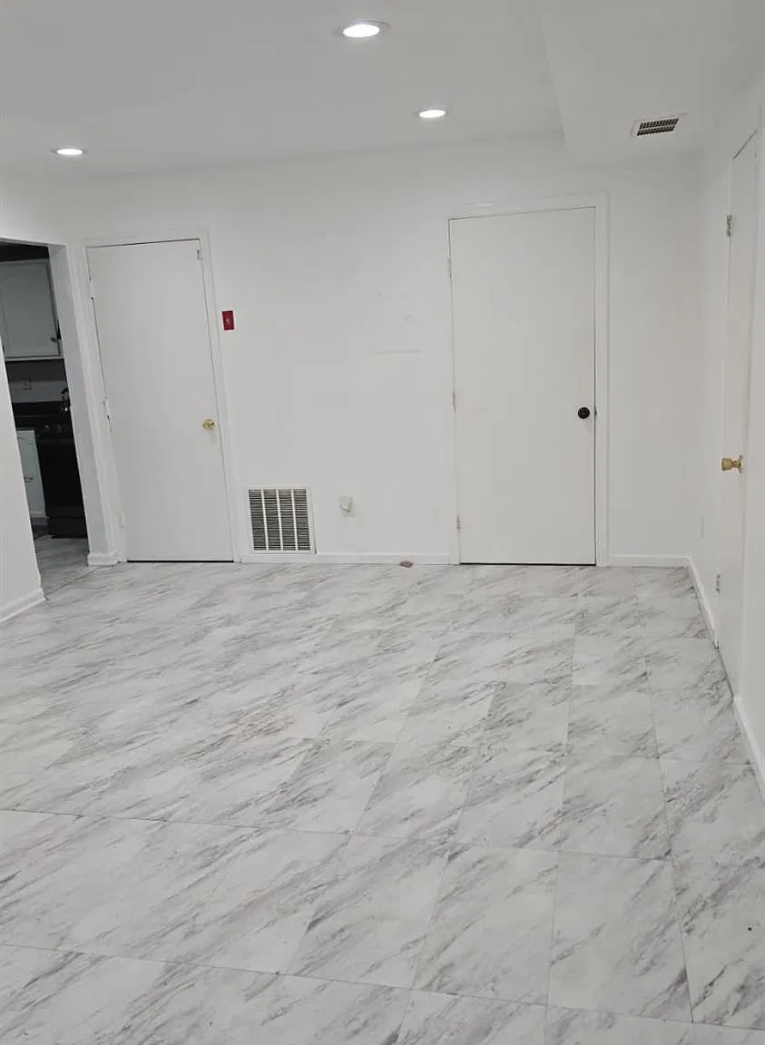 3 bed, 2.0 bath, 1188 sqft, $2,800 — Photo 1