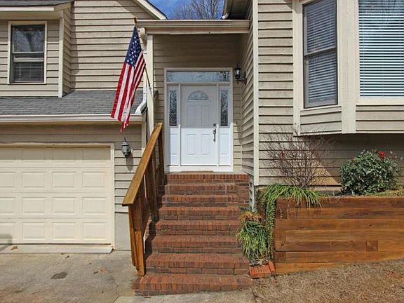2nd image of 2207 Trafalgar Ct