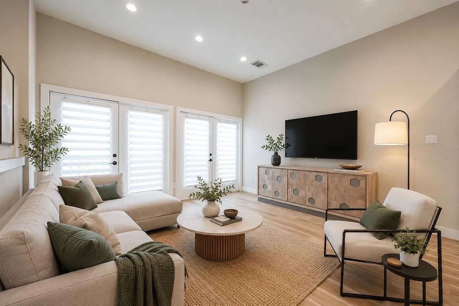 3 bed, 2.5 bath, 1369 sqft, $2,100 — Photo 4