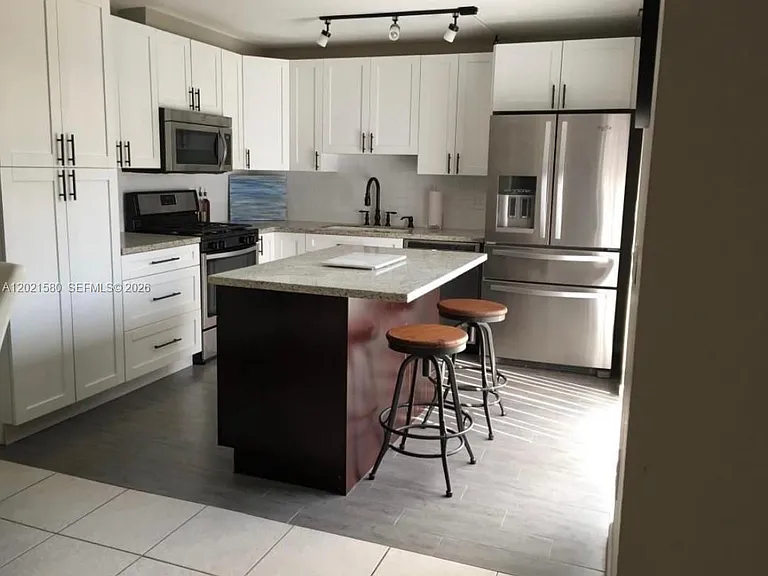 3359 Gardens East Dr #B — Photo 1