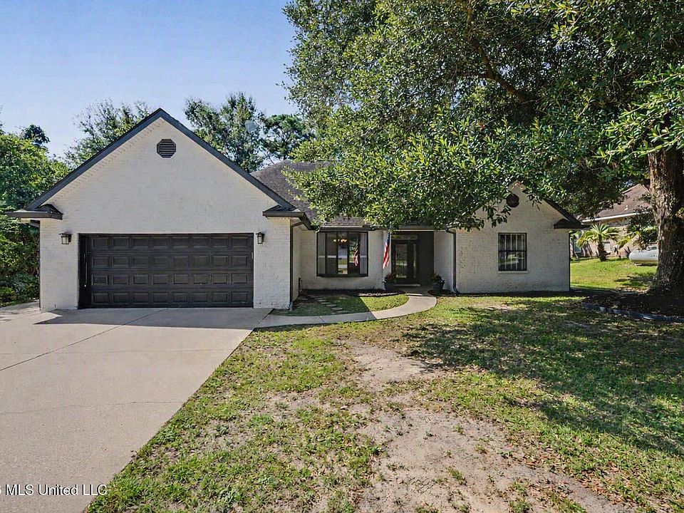 1st image of 5562 Diamondhead Dr E