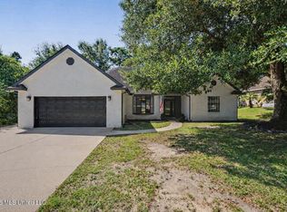 5562 Diamondhead Dr E, Diamondhead, MS 39525