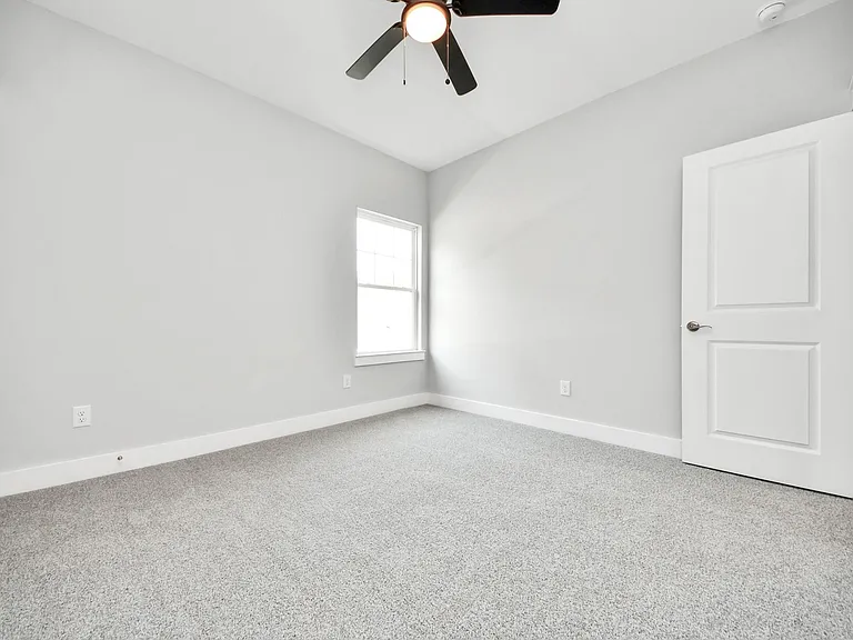 1307 Laskey St — Photo 30