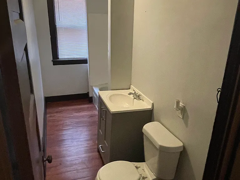 228 W Delavan Ave #LOWER FLOOR — Photo 5