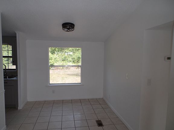 4th image of 808 Penny Pl