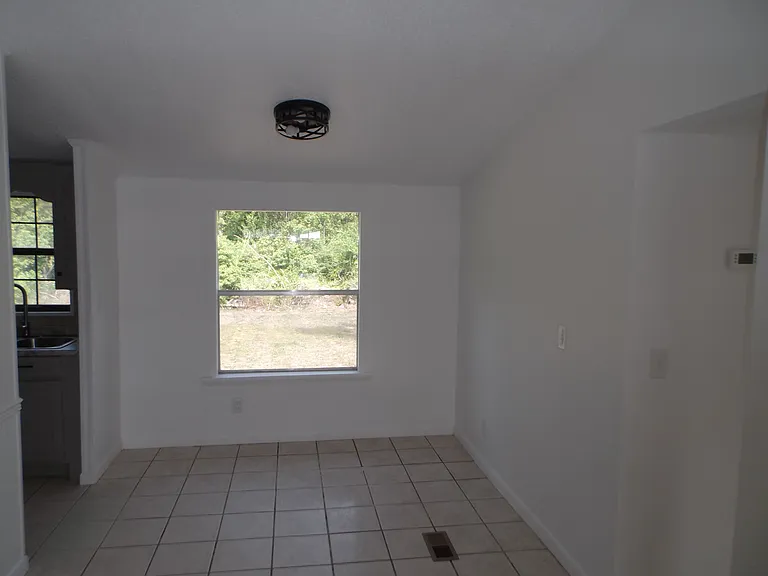808 Penny Pl — Photo 4