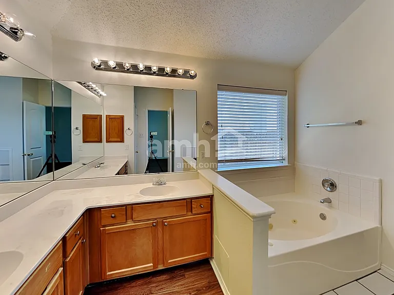 2700 Salado Trl — Photo 10
