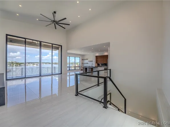 73 Ferrari Way, Sunrise Beach, MO 65079