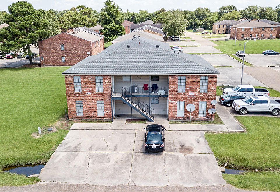 1st image of 600 Sweetbriar St