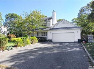 65 Samantha Dr, Coram, NY 11727