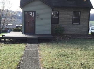 764 Hecla Rd, Mount Pleasant, PA 15666