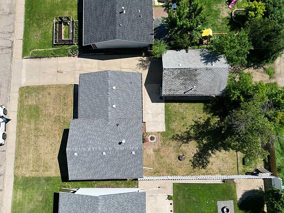 4th image of 9609 N 77th Ave