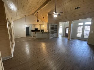 7840 Woodland Trl, Orange, TX 77630