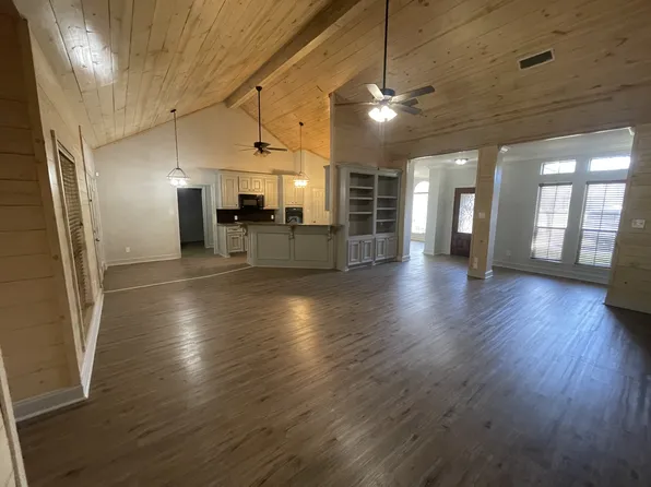 7840 Woodland Trl, Orange, TX 77630