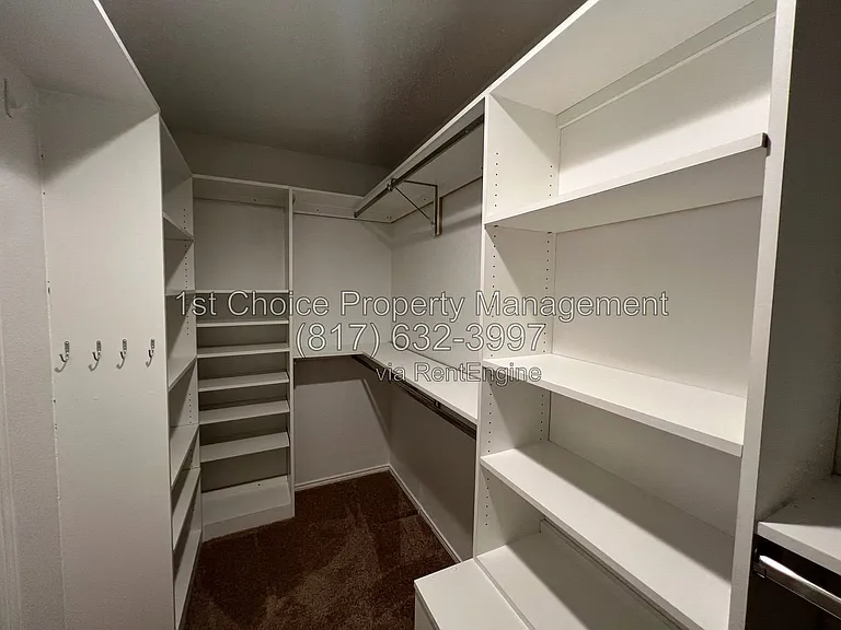 304 E Clover Park Dr — Photo 27
