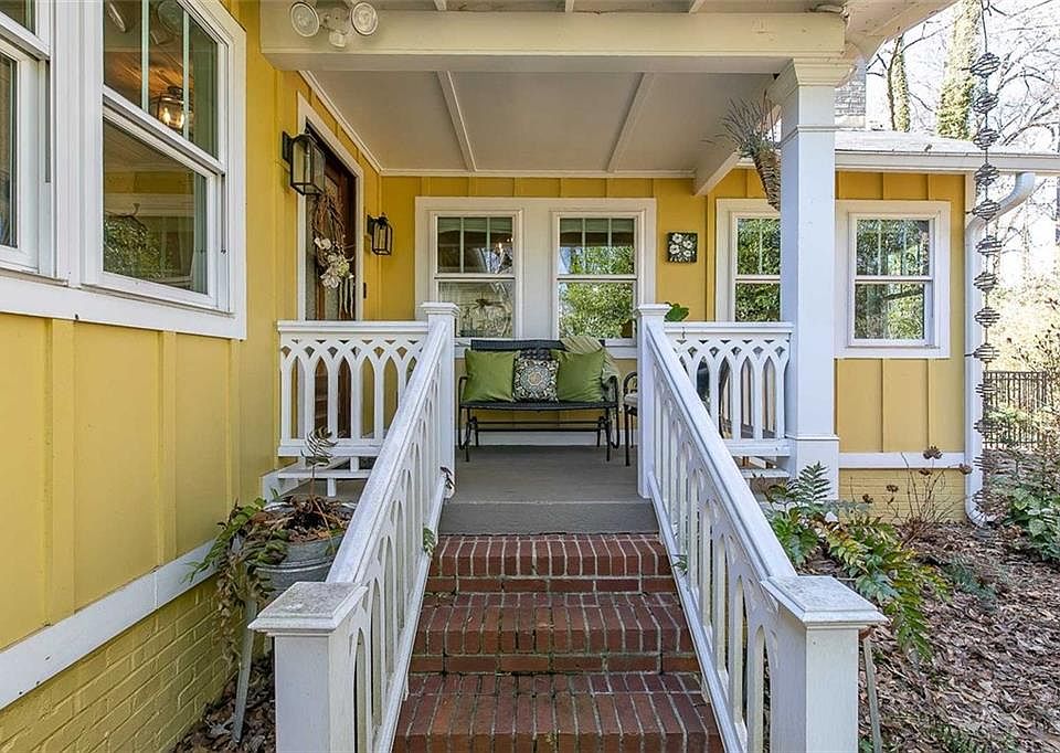 1st image of 583 Chicasaw Dr NE