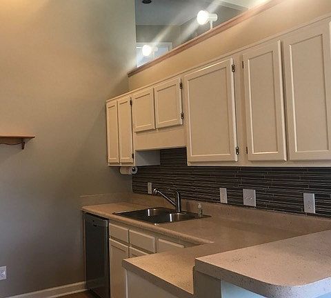 5th image of 3480 Dawn Dr