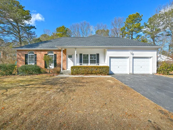 26 Timber Ridge Drive, Coram, NY 11727